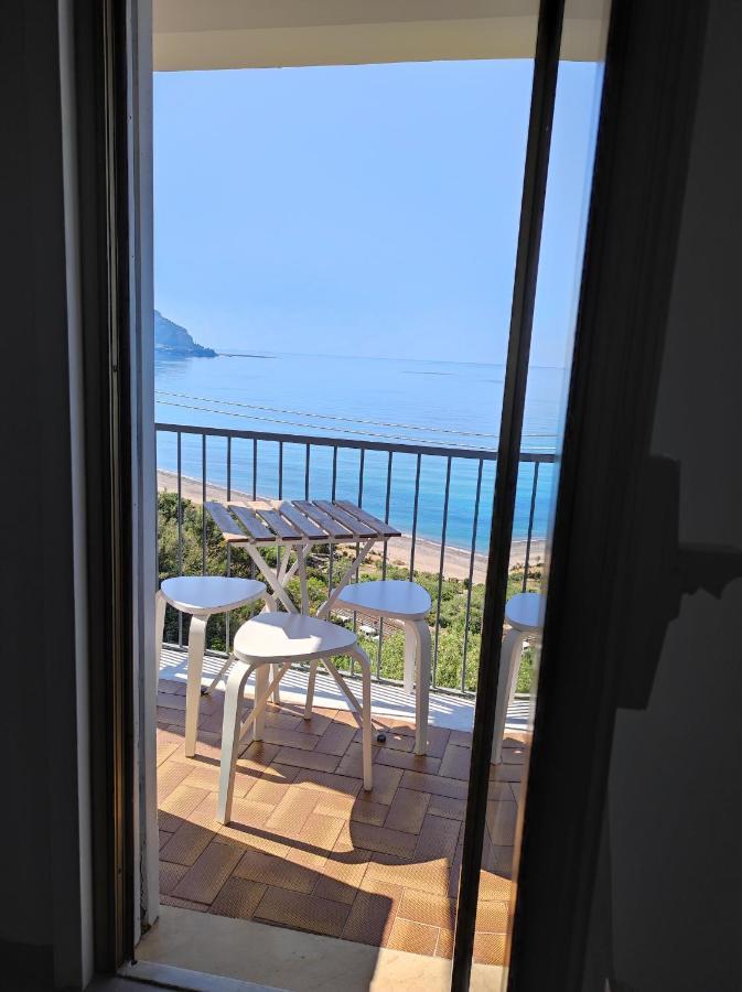 Vila Sea Sound House Sant'Ambrogio  Exteriér fotografie